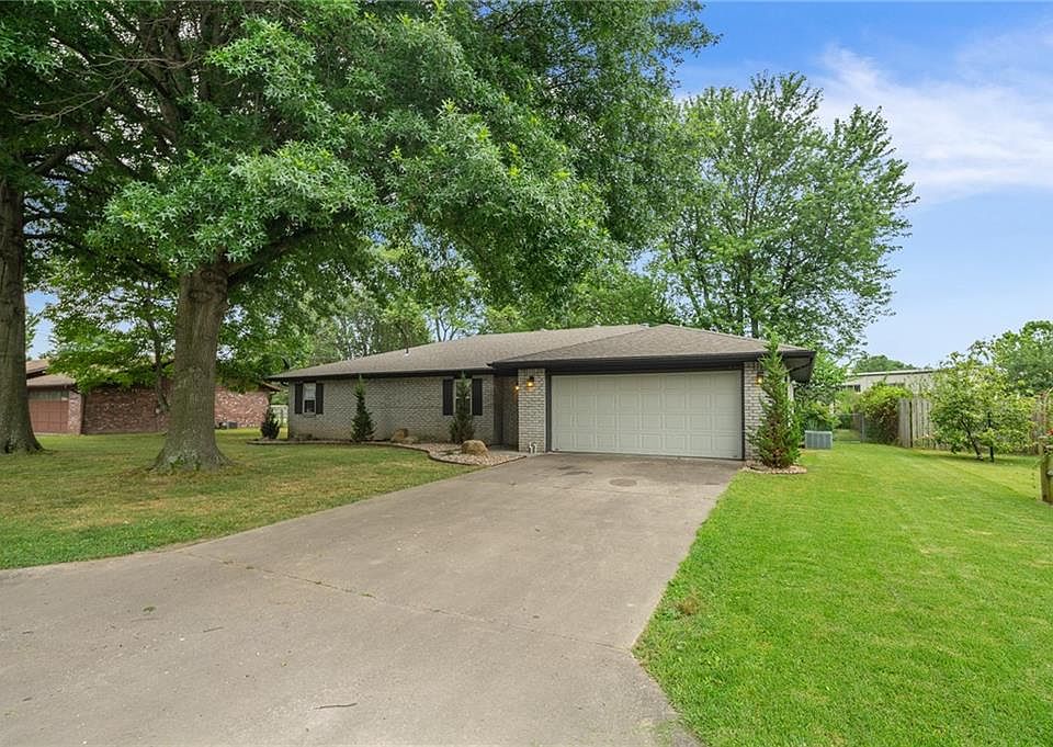 2302 SE 16th St, Bentonville, AR 72712 | Zillow