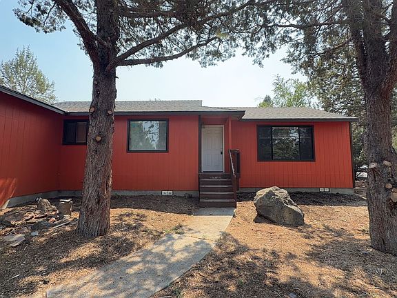 3rd image of 2741 NE Laramie Way