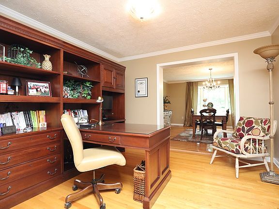 4th image of 19509 Oakwood Dr