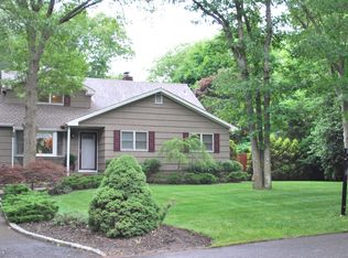 268 Waterford Rd, Oakdale, NY 11769