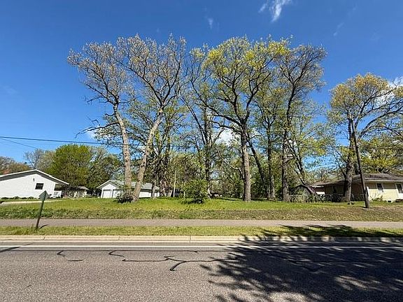 2nd image of 900 Lindbergh Dr S