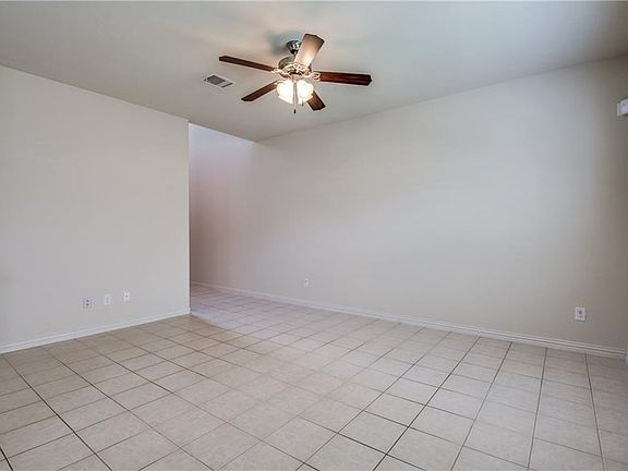 5th image of 449 Metropolitan Dr