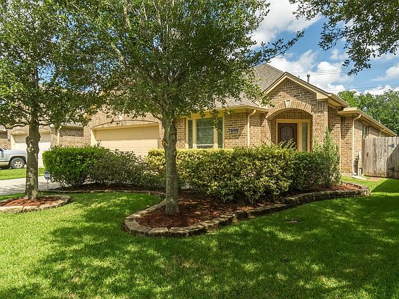 3rd image of 3122 Crystal Cascade Ln
