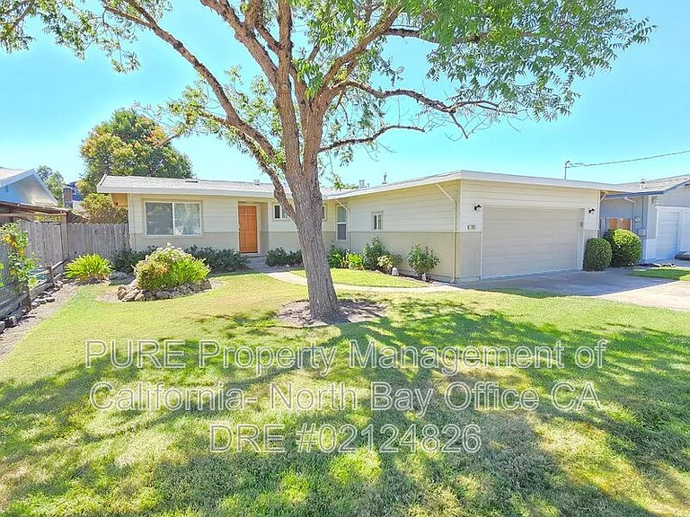 132 Arlington Dr — Photo 1