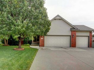 232 S Duffers Ct, Andover, KS 67002