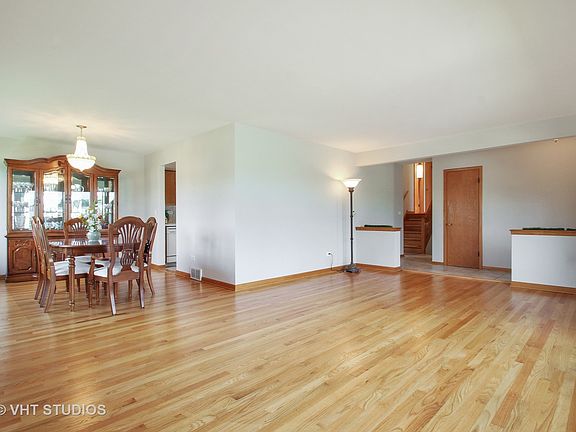 3rd image of 8548 N Ottawa Ave