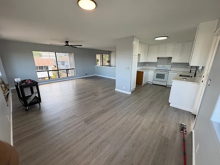 1446 Gregory St — Photo 3