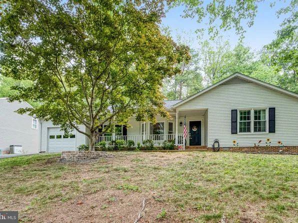 2051 Farragut Dr, Stafford, VA 22554
