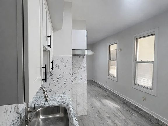 2nd image of 504 Bond St Floor 1