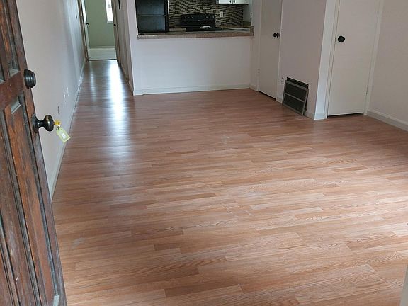 5th image of 2415 P St Unit 2