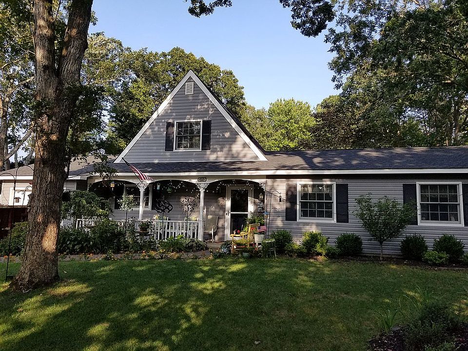 1st image of 52 Bradley Dr