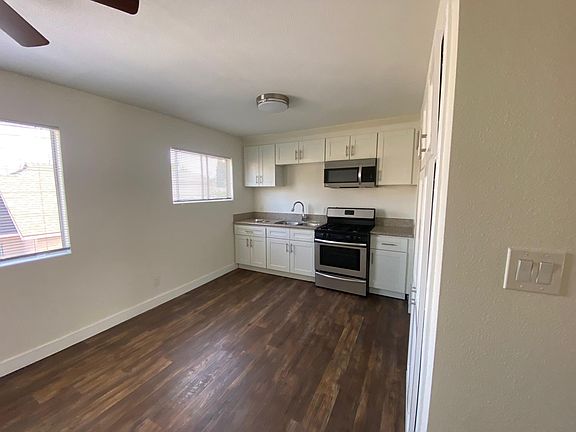 4th image of 16131 Eucalyptus Ave #B04