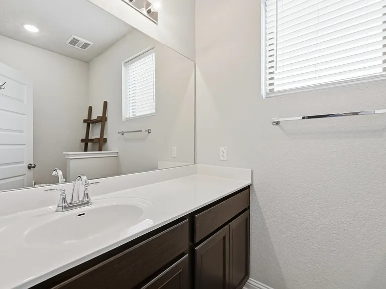 8201 Frida Bnd — Photo 21
