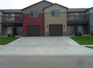 4003 Crossing St SW, Minot, ND 58701