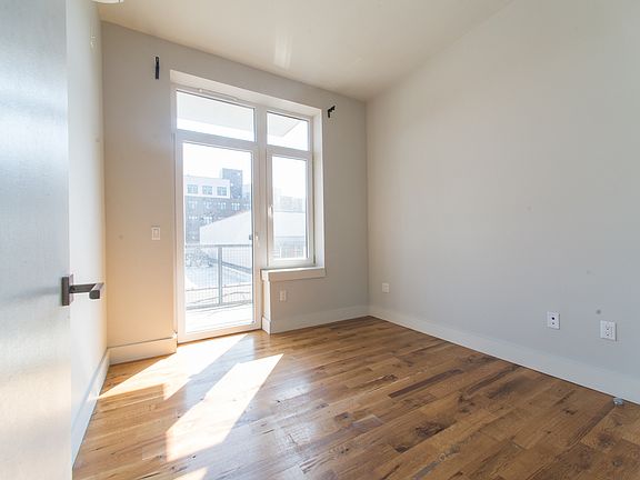 5th image of 1038 Greene Ave #502