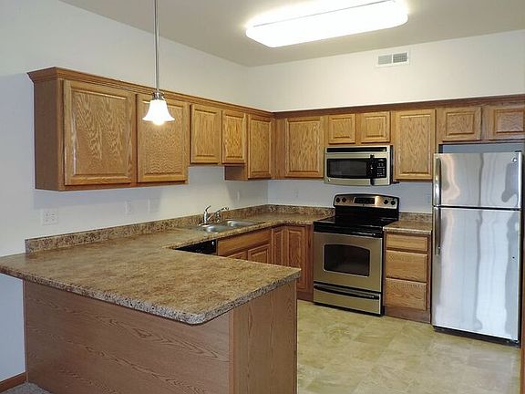 4th image of 565 Pond View Dr Unit 304