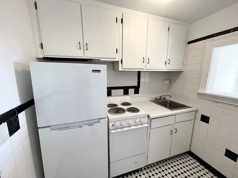 538 N Main St #324 — Photo 5