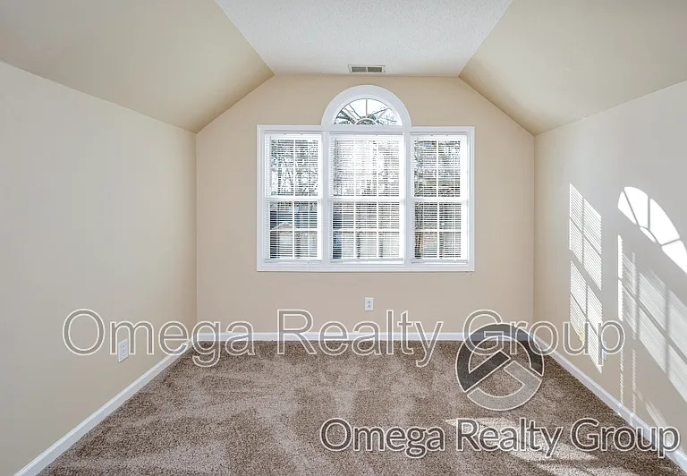 7504 Carrolwood Way — Photo 37