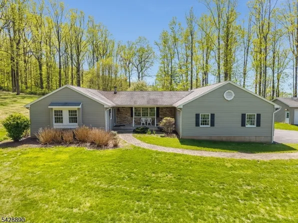 352 Bellis Rd, Holland Twp., NJ 08804