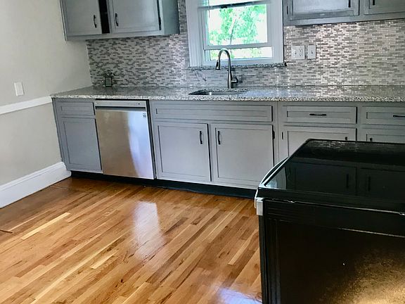 4th image of 9 Arlington St #2