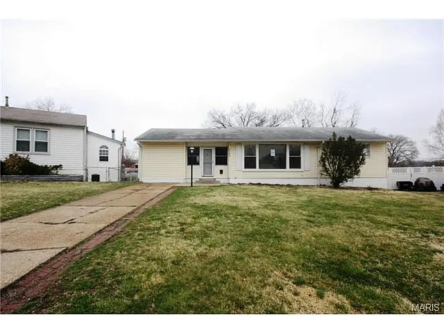 6044 Pointview Ln photo 1