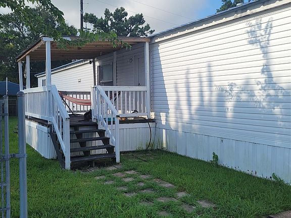 3rd image of 9934 Cedar Landing Dr