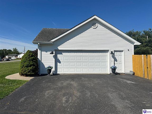3rd image of 213 Misty Dr