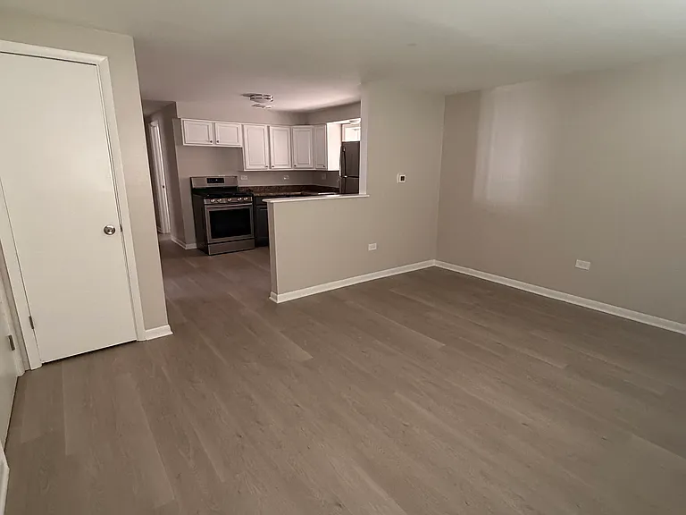 1011 S 11th Ave — Photo 3
