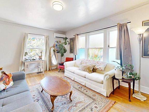 4th image of 2109 Gold Ave SE