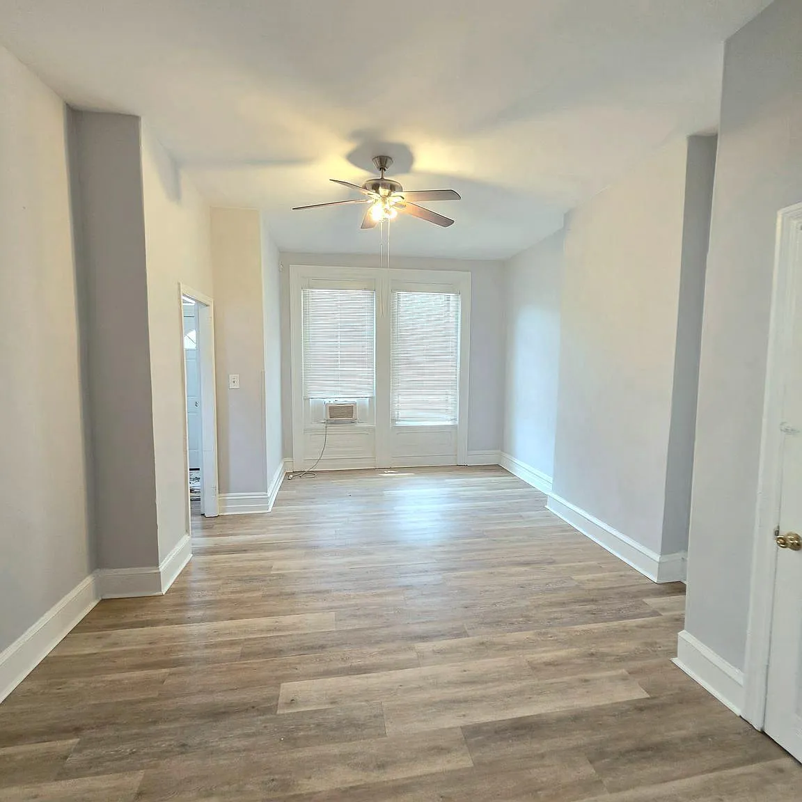 6 bed, 2200 sqft, $4,380 — Photo 3