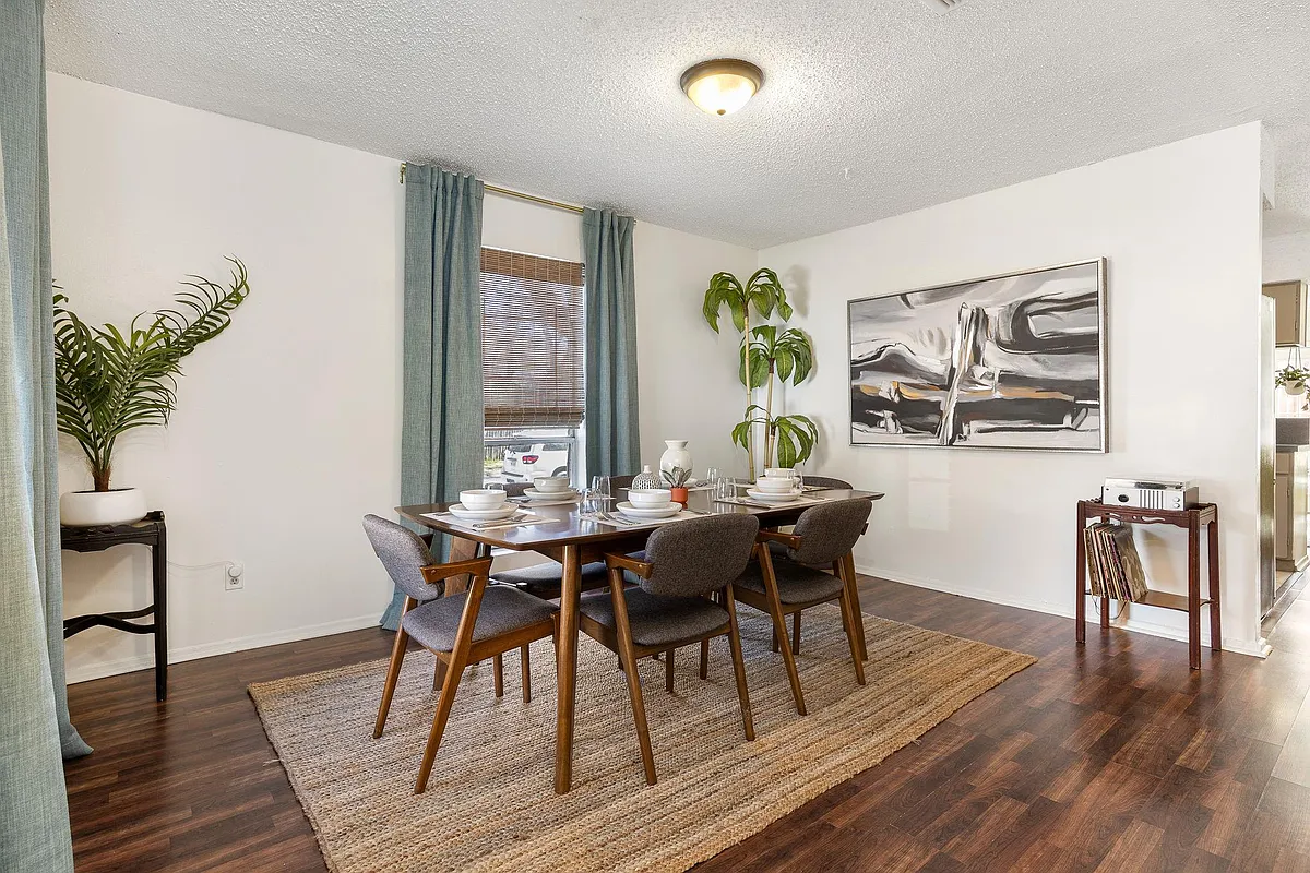 Building Photo - 2405 La Casa Dr #A