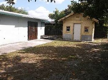 3rd image of 40 NW 193rd St