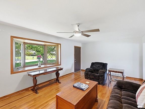 4th image of 1440 Howell Rd