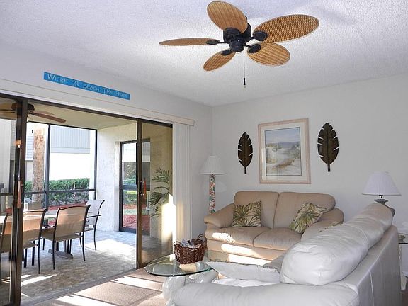 2nd image of 14 Village Del Prado Cir
