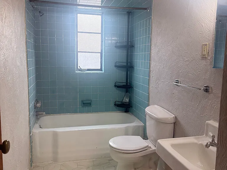 114 Edgington Ln #4 — Photo 7