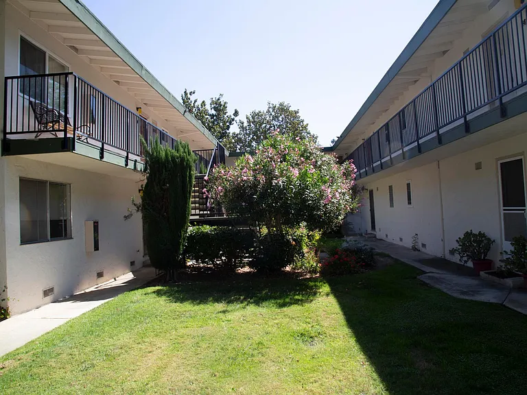 14225 Lora Dr #14 — Photo 12