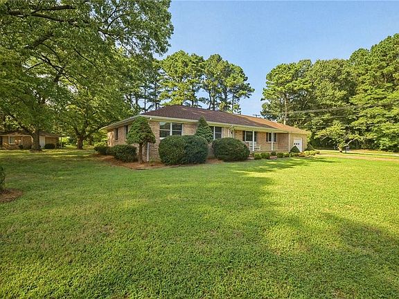 2nd image of 364 Oak Point Rd