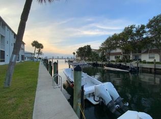 120 Lehane Ter APT 305, North Palm Beach, FL 33408