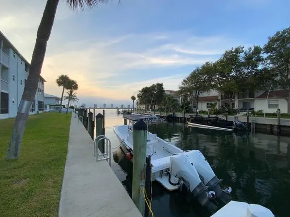 120 Lehane Ter APT 305, North Palm Beach, FL 33408