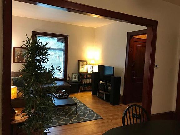 3rd image of 2544 Aldrich Ave S APT 2