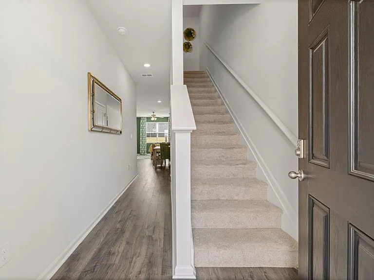 721 Grovebury Ct — Photo 5