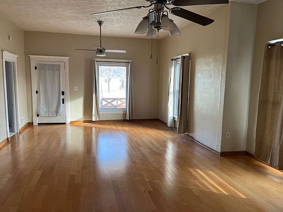 3rd image of 1003 Sheridan St