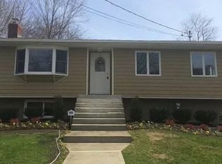 3 Gary St, Pt Jefferson Station, NY 11776