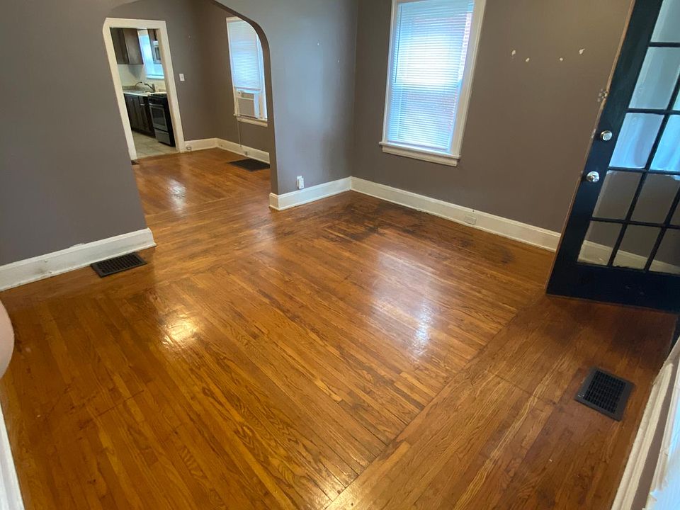 1st image of 5423 Stewart Ave #1