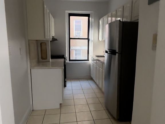 2nd image of 80-45 Kew Gardens Rd #K405