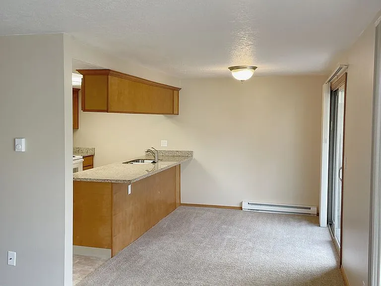 Roxclif Apartments — Photo 24