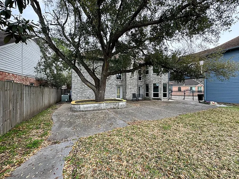 9303 Bent Spur Ln — Photo 35