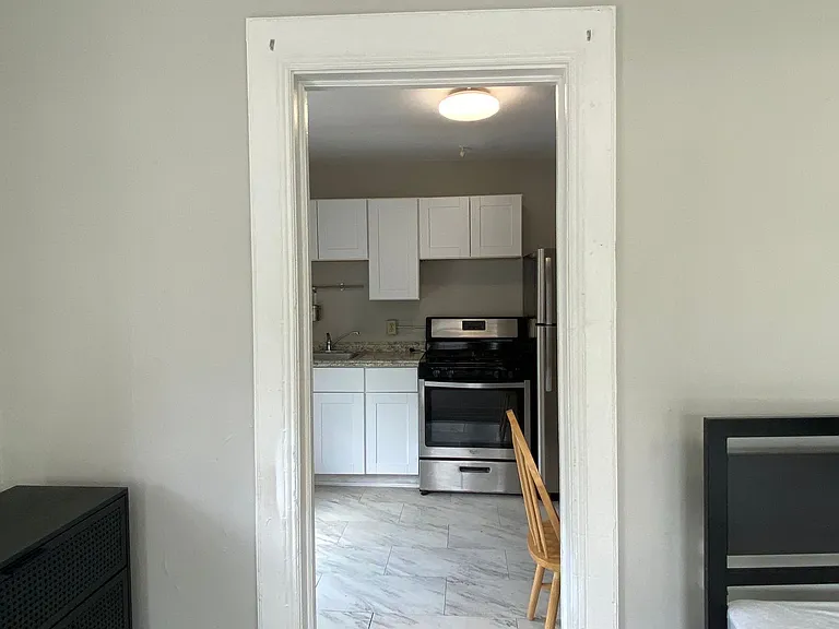308 E Seneca St — Photo 14