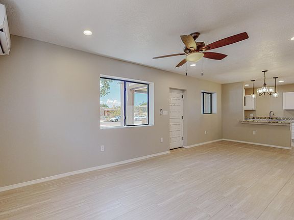 5th image of 2032 La Veta Dr NE