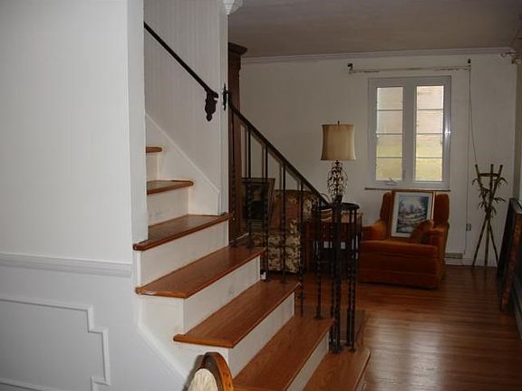 2nd image of 215 North Dr